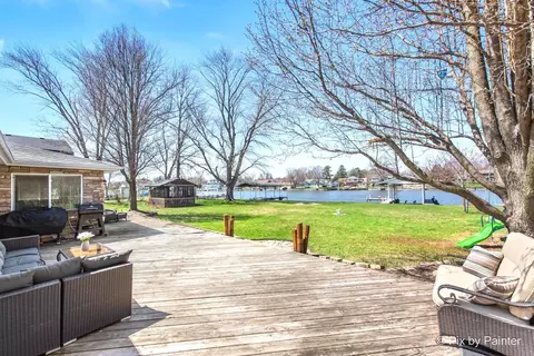 Exterior - 1425 N River Rd, Mchenry, IL 60051 photo 7 of 14