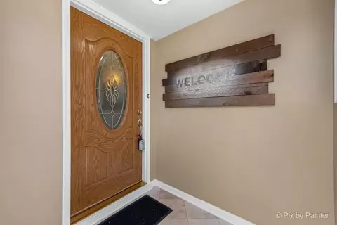 Entry Way - 1425 N River Rd, Mchenry, IL 60051 photo 4 of 5