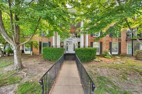 5100 Carriageway Dr #305-2, Rolling Meadows, IL 60008 photo 2