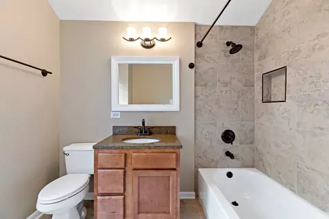 Bath - 3304 W 160th St, Markham, IL 60428 photo 3 of 3
