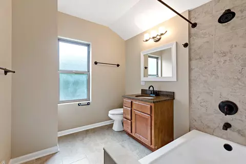 Bath - 3304 W 160th St, Markham, IL 60428 photo 2 of 3