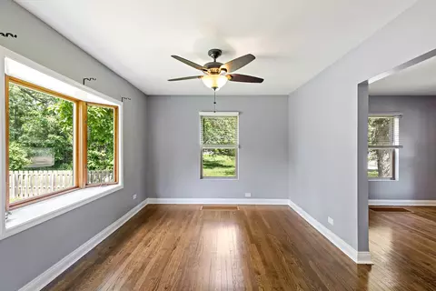 Living - 3304 W 160th St, Markham, IL 60428 photo 5 of 6