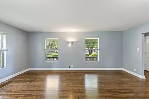 Living - 3304 W 160th St, Markham, IL 60428 photo 1 of 6