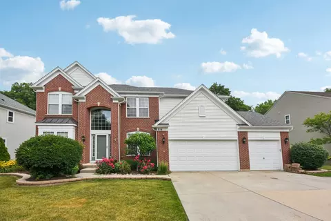 816 Blue Ridge Dr, Streamwood, IL 60107