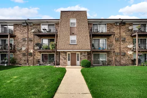9819 Nottingham Ave #106, Chicago Ridge, IL 60415