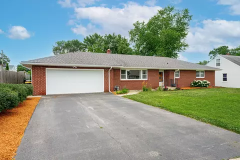 427 Burrwood Ave, Loves Park, IL 61111
