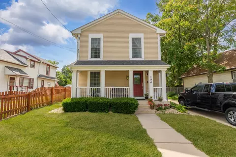 194 N Smith St, Aurora, IL 60505