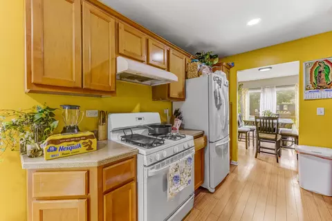194 N Smith St, Aurora, IL 60505 photo 8