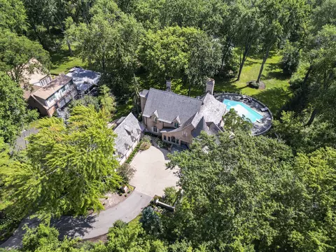285 W Westminster Ave, Lake Forest, IL 60045
