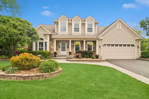 125 Lenox Ct, Schaumburg, IL 60193