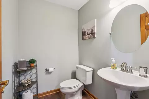 Bath - 11624 Kluth Ct, Mokena, IL 60448 photo 1 of 5