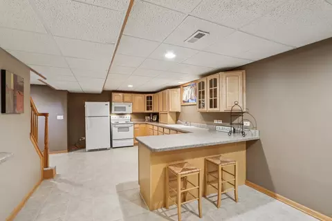 Kitchen - 11624 Kluth Ct, Mokena, IL 60448 photo 5 of 5