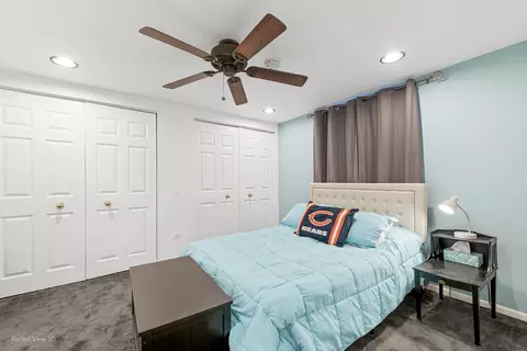 Bedroom - 2320 Barrett Dr, Algonquin, IL 60102 photo 3 of 4