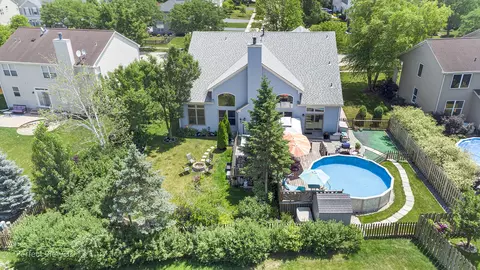 View/Area - 2320 Barrett Dr, Algonquin, IL 60102 photo 2 of 3