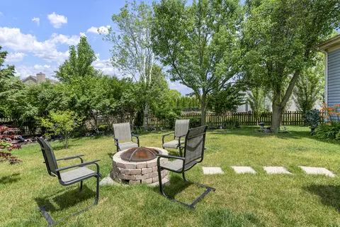 Exterior - 2320 Barrett Dr, Algonquin, IL 60102 photo 4 of 4