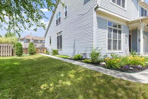 Exterior - 2320 Barrett Dr, Algonquin, IL 60102 photo 2 of 4