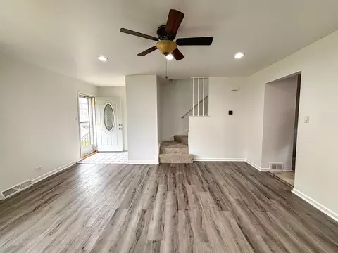 8664 Gregory Ln #E, Des Plaines, IL 60016 photo 2