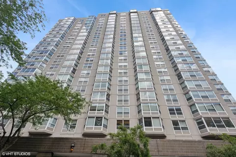720 W Gordon Ter #18R, Chicago, IL 60613