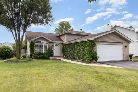 16521 W Delaware Dr, Lockport, IL 60441