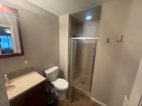 Bath - 5 Denham Dr, Montgomery, IL 60538 photo 1 of 2