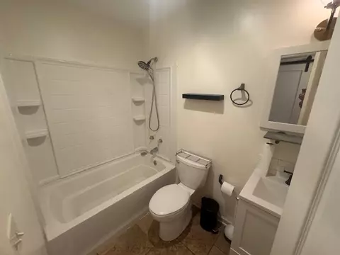 Bath - 5 Denham Dr, Montgomery, IL 60538 photo 2 of 2
