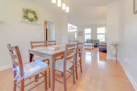 704 Danielle Ct, Naperville, IL 60565 photo 9