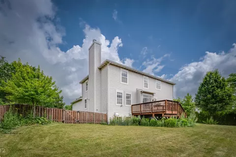 704 Danielle Ct, Naperville, IL 60565 photo 2