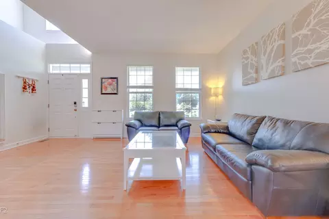 704 Danielle Ct, Naperville, IL 60565 photo 3