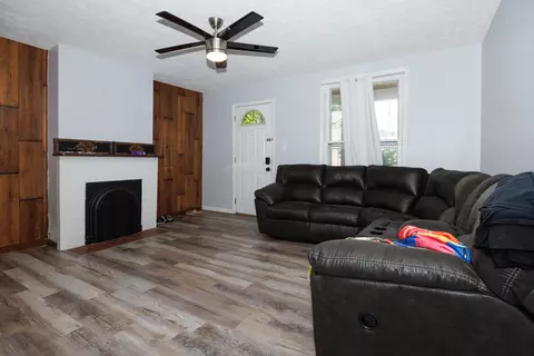 Living - 211 E Mulberry St, Bloomington, IL 61701 photo 1 of 3