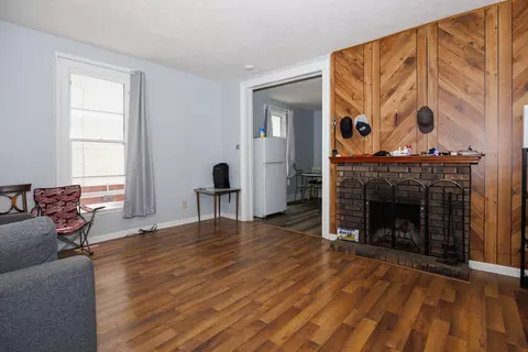 Living - 211 E Mulberry St, Bloomington, IL 61701 photo 2 of 3