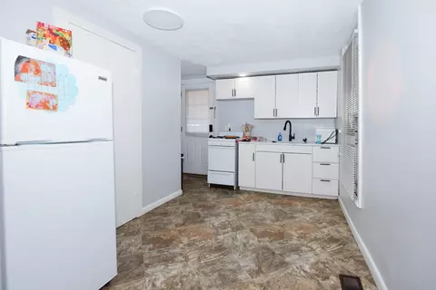 Kitchen - 211 E Mulberry St, Bloomington, IL 61701 photo 1 of 4