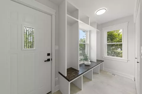 Entry Way - 342 Franklin Ave, River Forest, IL 60305 photo 2 of 2
