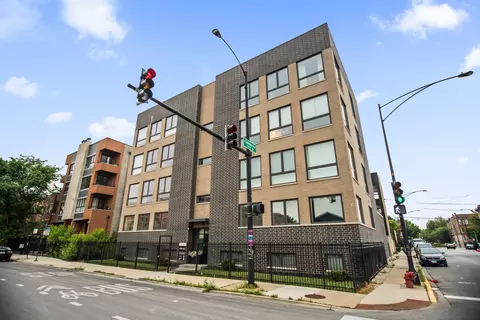 2304 W Jackson Blvd #2W, Chicago, IL 60612