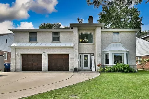 446 S Stratford Ave, Elmhurst, IL 60126