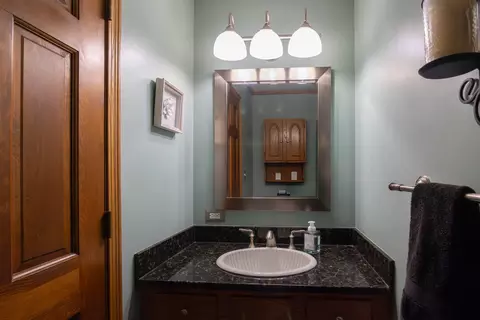 Bath - 3250 Mini Dr, Wadsworth, IL 60083 photo 5 of 6