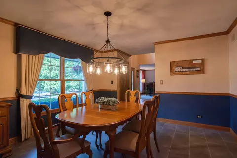 Dining - 3250 Mini Dr, Wadsworth, IL 60083 photo 5 of 5