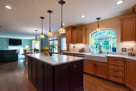 Kitchen - 3250 Mini Dr, Wadsworth, IL 60083 photo 4 of 5