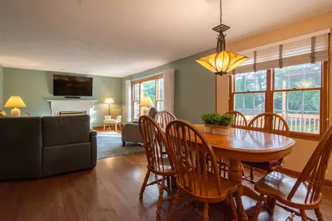 Dining - 3250 Mini Dr, Wadsworth, IL 60083 photo 2 of 5