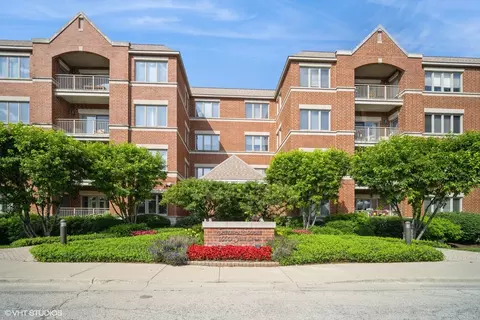 1660 1st St #303, Highland Park, IL 60035