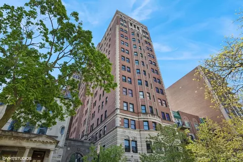 431 W Oakdale Ave #8D, Chicago, IL 60657