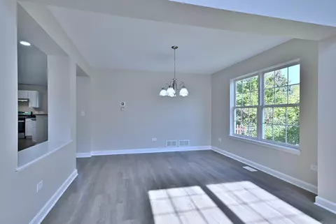 2434 White Barn Rd, Aurora, IL 60502 photo 11