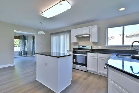 2434 White Barn Rd, Aurora, IL 60502 photo 17
