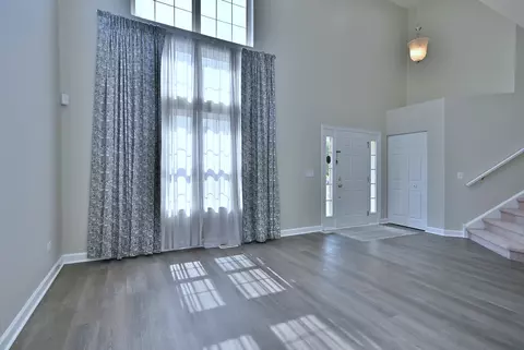 2434 White Barn Rd, Aurora, IL 60502 photo 4