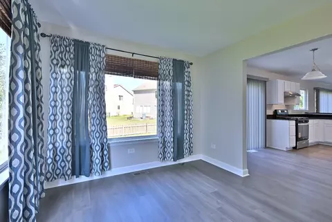 2434 White Barn Rd, Aurora, IL 60502 photo 22