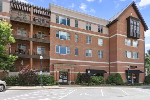 935 Burlington Ave #411, Downers Grove, IL 60515