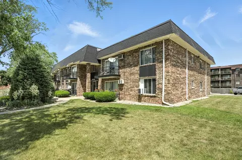18205 Hart Dr #2B, Homewood, IL 60430