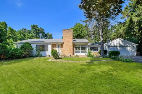 2018 N West St, Wheaton, IL 60187