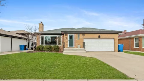 5660 N Rogers Ave, Chicago, IL 60646