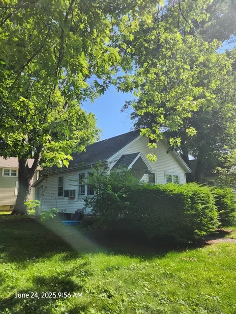 6 O Neil Ct, Champaign, IL 61820