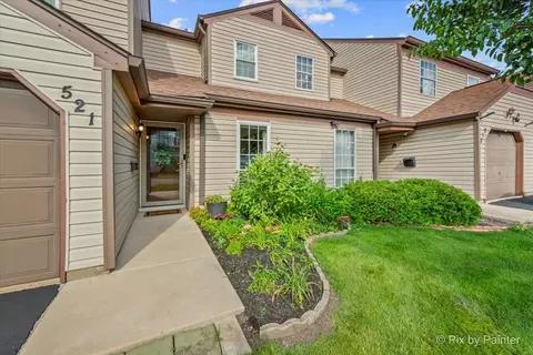 521 Nebraska Cir, Carol Stream, IL 60188